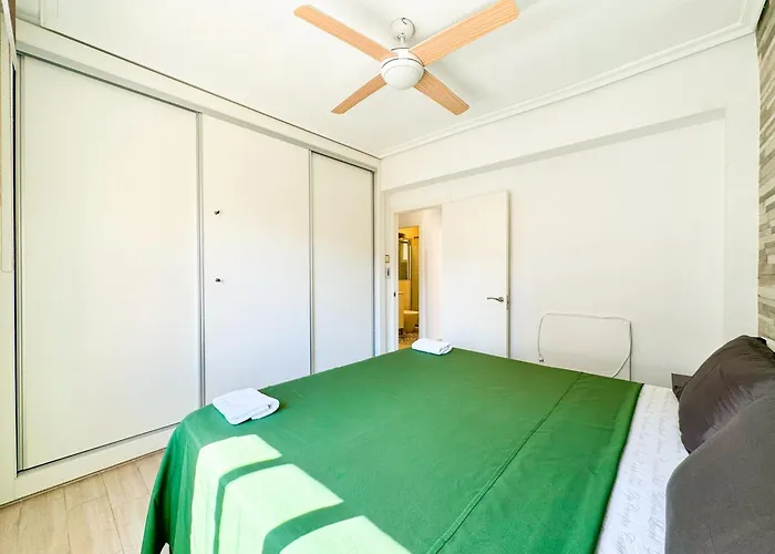 Large Apartment Near The Sea