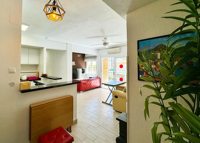 Large Apartment Near The Sea